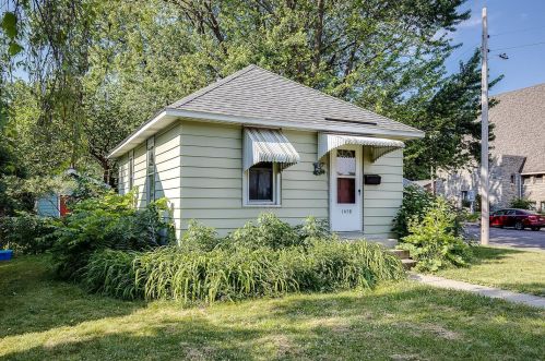 1458 Almond Ave, Saint Paul MN  55108-2536 exterior