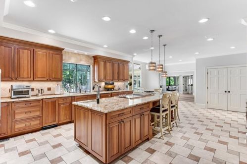 5485 Errol Pl, Atlanta GA  30327-4871 exterior