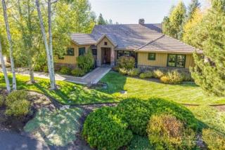 17450 Canoe Camp Dr, Bend, OR 97707-2095