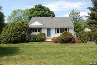 383 Berkshire Rd, Ridgewood, NJ 07450-5503