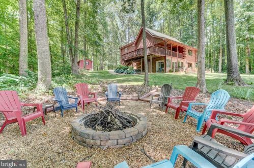 2825 Blount Dr, Bumpass, VA 23024-9691