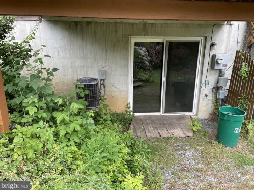 69 Chesapeake St, Lancaster PA  17602-4659 exterior