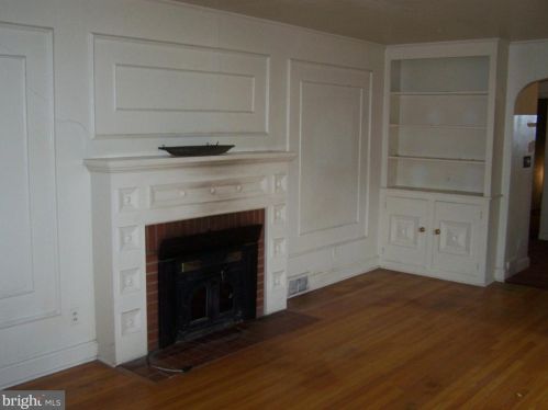 820 Riv Rd, Trenton NJ 08628-2611 exterior