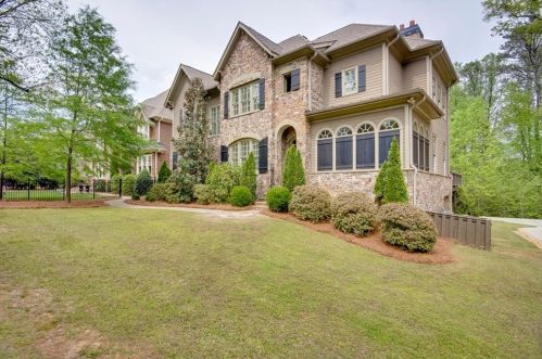 2588 Druid Hills Rd, Atlanta GA  30329-3244 exterior