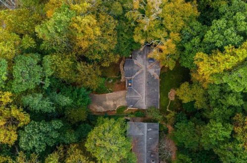 910 Barton Woods Rd, Atlanta GA  30307-1308 exterior