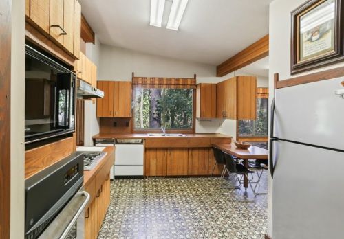 2235 Humility Ln, Atlanta GA  30319 exterior