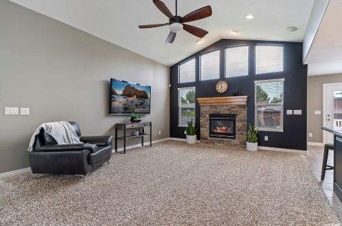 3588 5225, Roy, UT 84067-8753