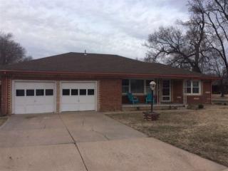 114 13th St, Newton, KS 67114-1902