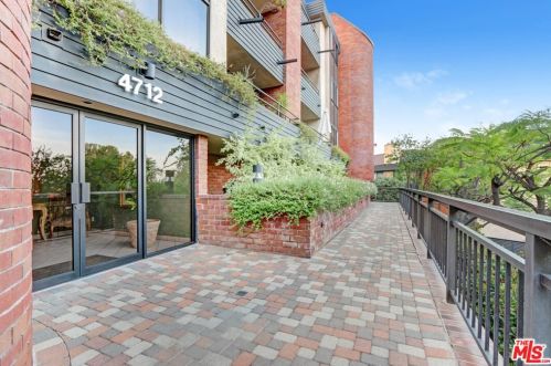 4712 Park Encino Ln, Van Nuys, CA 91436-3273