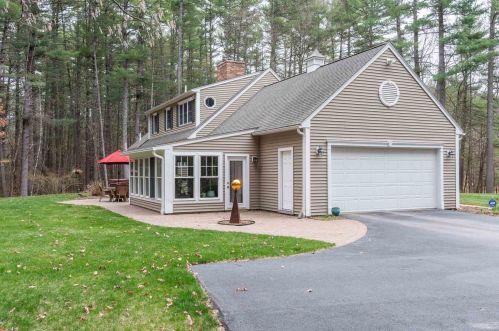 33 Sumner Ln, Hollis, NH 03049-6118