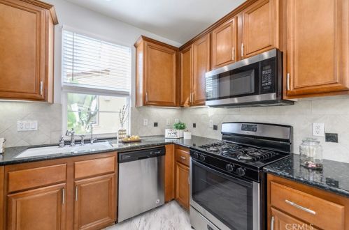 39 Tall Oak, Irvine CA  92603-4213 exterior