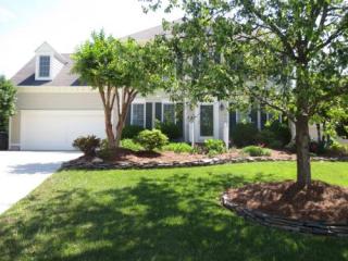 104 Lantern Green Ct, Cary, NC 27518-2482