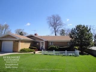 625 Shermer Rd, Glenview, IL 60025-4118