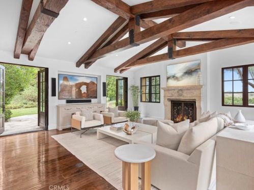 47 Echo Gln, Irvine CA  92603-0421 exterior