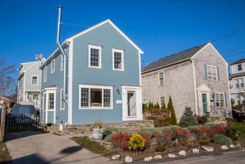 7 Taber St, Middletown, RI 02840-2366