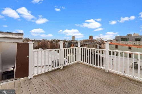 728 8th St, Philadelphia, PA 19147-2004