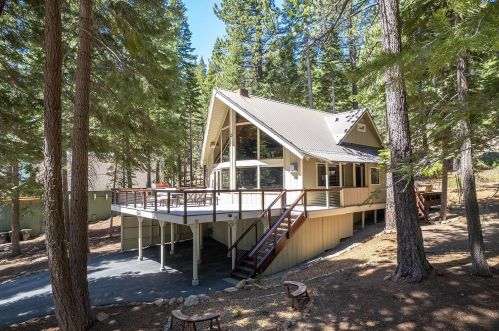 11928 Chamonix Rd, Truckee, CA 96161-6415