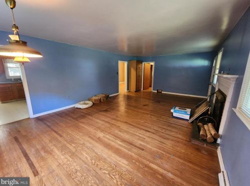 22 Knowlton Rd, Media, PA 19063-4927