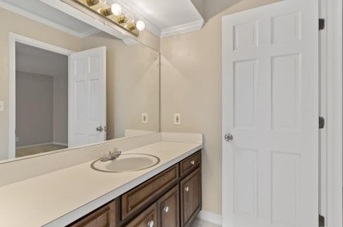 325 Hunters Gln Ct, Atlanta GA  30328-1710 exterior