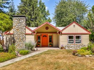 4037 Iowa St, Portland OR  97221-3422 exterior