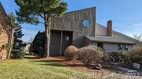 5 Amato Dr, Wapping CT  06074-5509 exterior