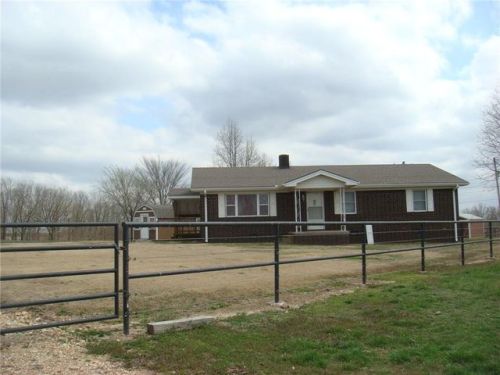895 Maple Rd, Colcord, OK 74338-1325