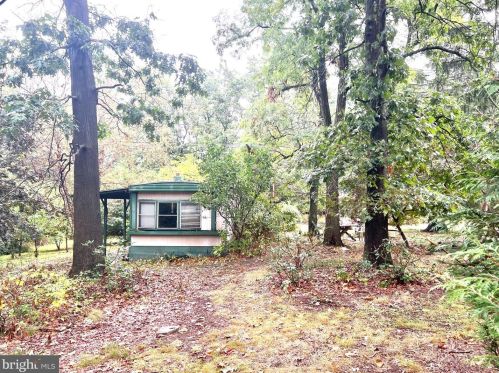 271 Maple Grove Rd, Hanover, PA 17331-8803