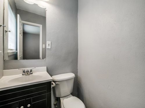 3037 Mccarthy St, Irving TX  75062-4150 exterior