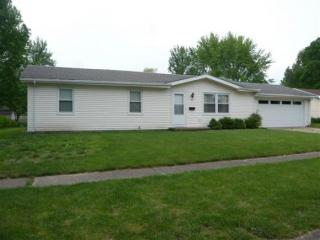920 Westgate Dr, Charleston, IL 61920-3173