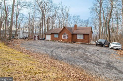 141 Hickory Nut Rd, Linden, VA 22642-5246