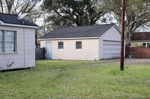 821 Miller St, Angleton TX  77515-5526 exterior