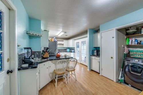 420 Farrer St, Angleton TX 77515-5027 exterior