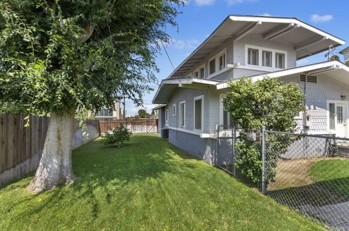 6268 Palm Ave, Riverside CA  92506-2021 exterior