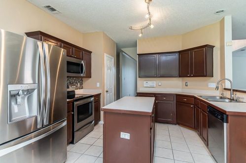 8113 Hulen Park Cir, Fort Worth TX  76123-1353 exterior