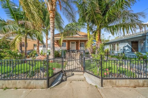 220 7th St, San Bernardino, CA 92401-1120