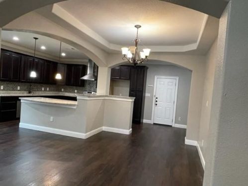 6318 Mccartney Ln, Garland, TX 75043-5934