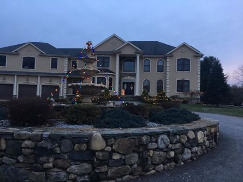 9 Esther Pond Ln, East Lyme, CT 06333-1163