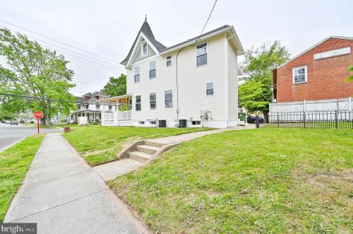 90 Holly Ave, Pitman NJ  08071-1249 exterior