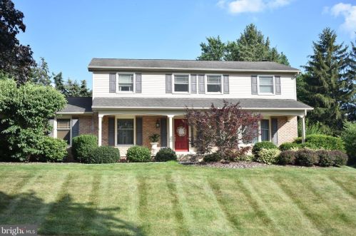 875 Woodbridge Rd, York, PA 17402-4151