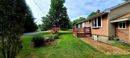 232 Burns Rd, Augusta, ME 04330-7867