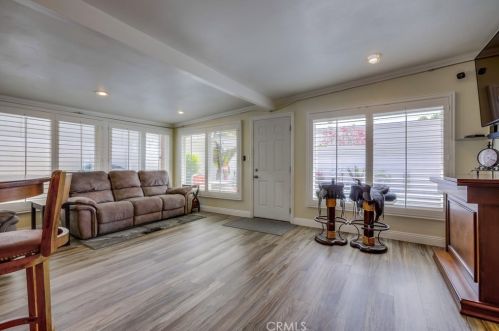 305 Kenmore St, Anaheim CA  92804-2114 exterior