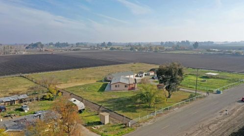 18706 Lexington Ave, Dos Palos, CA 93620-9712