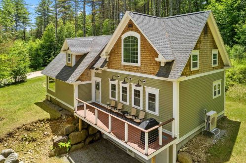226 Patch Rd, Henniker, NH 03242-4324