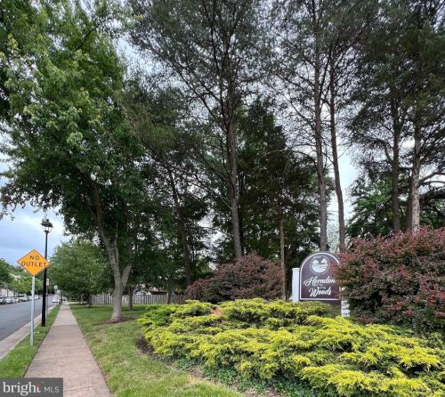 515 Herndon Woods Ct, Herndon, VA 20170-5135