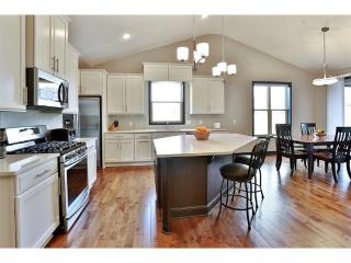 8692 Lake Riley Dr, Chanhassen, MN 55317-4501