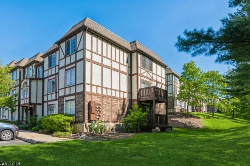 72 Village Dr, Morristown, NJ 07960-7315
