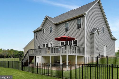 463 Deerfield Village Dr, Shepherdstown WV  25443 exterior