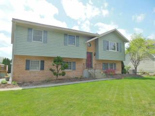 2712 Custer St, Allentown, PA 18104-2425