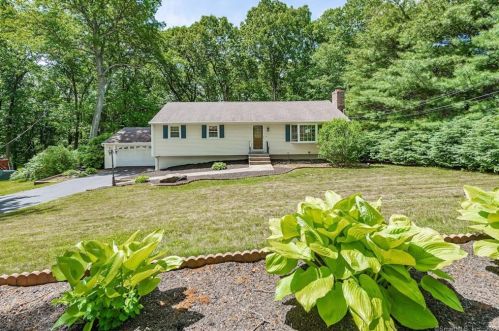 49 Williams Ct, Waterbury, CT 06716-1725