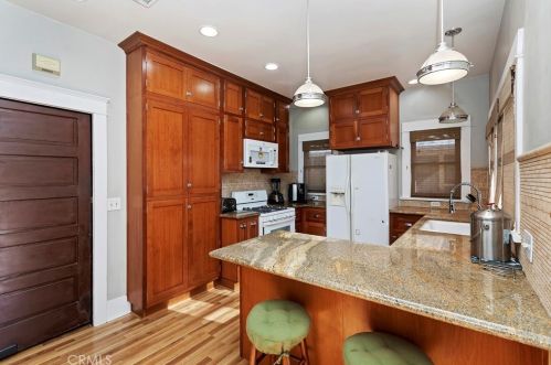 3892 Linwood Pl, Riverside CA  92506-1889 exterior